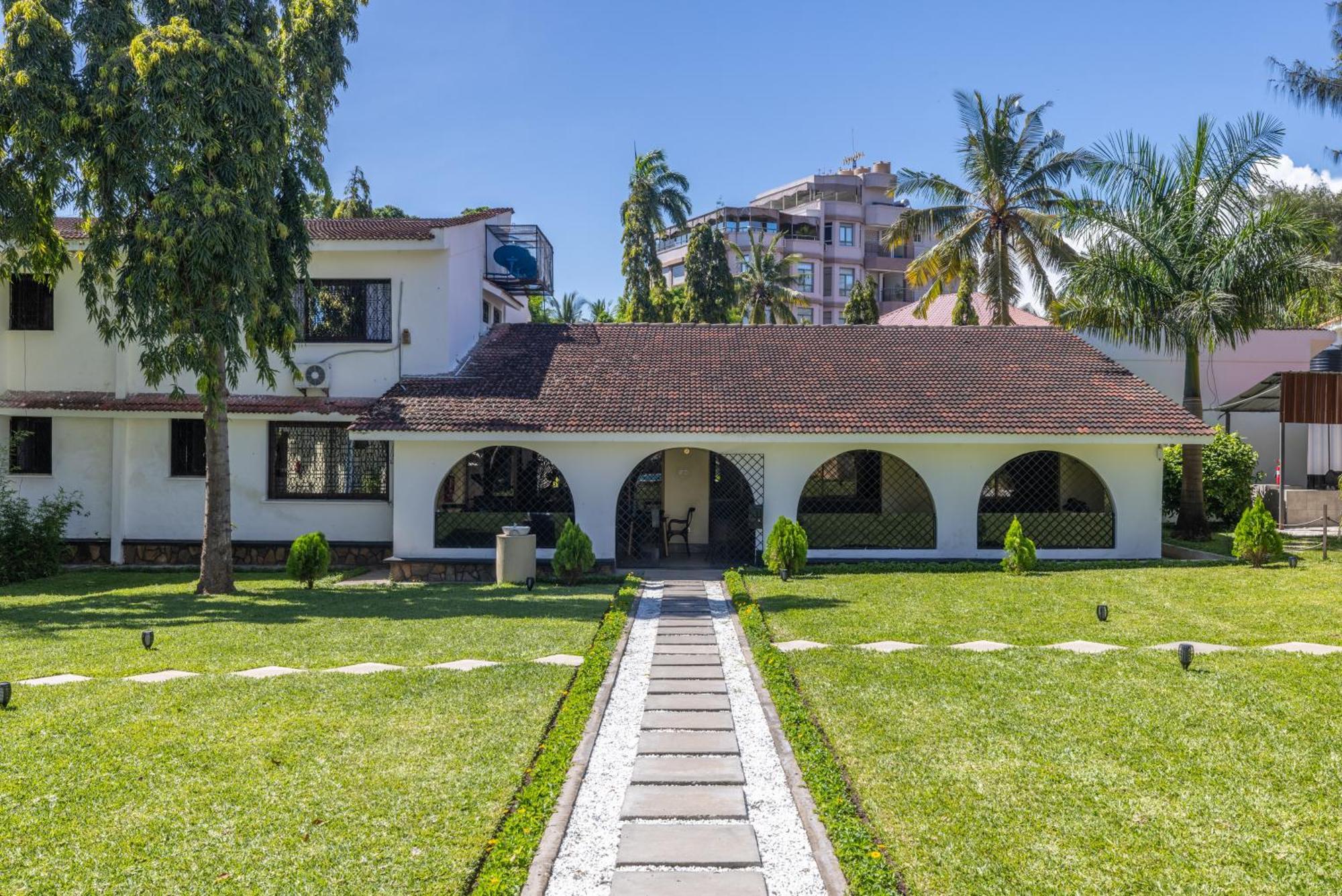 Makaazi Nyali Hotel Mombasa Kültér fotó